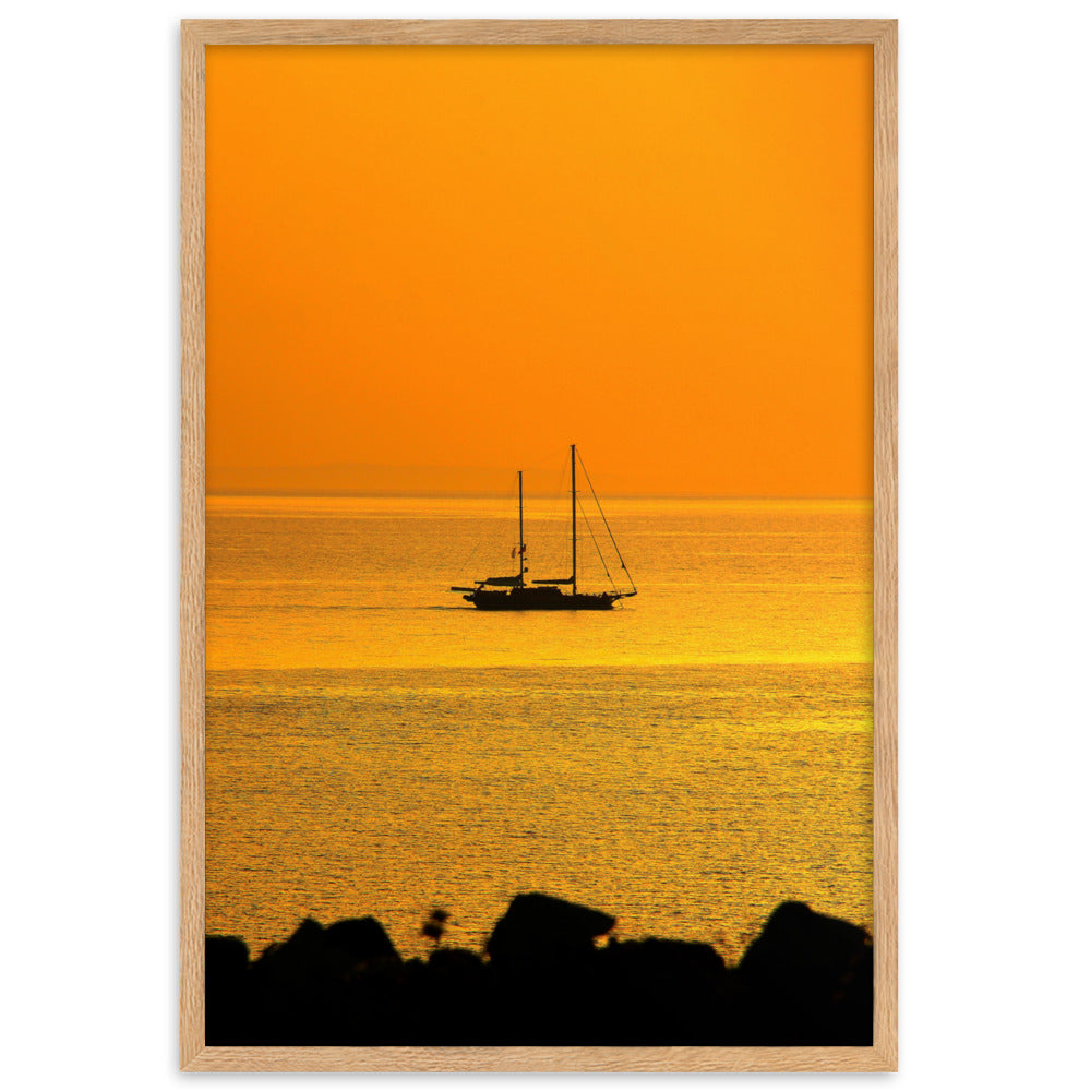 Poster mit Rahmen - a ship on golden sea Kuratoren von artlia Oak / 61×91 cm artlia