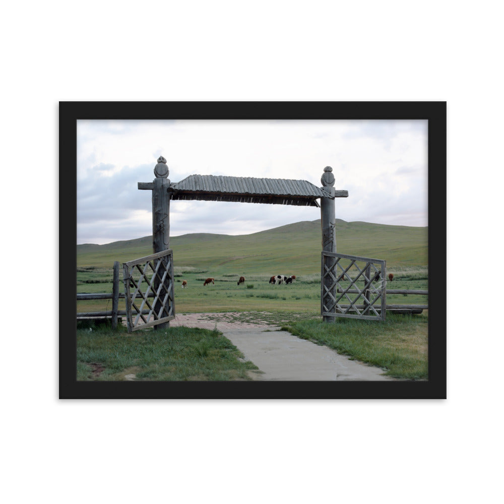 Poster mit Rahmen - The gateway to the steppes of Mongolia Young Han Song Schwarz / 30×40 cm artlia