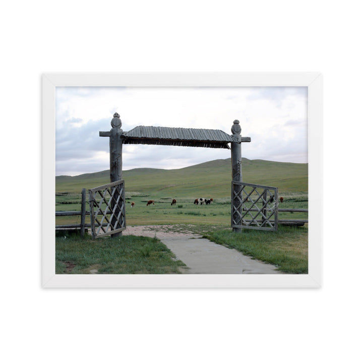 Poster mit Rahmen - The gateway to the steppes of Mongolia Young Han Song Weiß / 30×40 cm artlia
