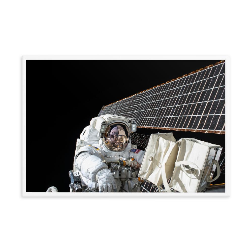 Astronaut - Poster im Rahmen NASA weiß / 61x91 cm artlia