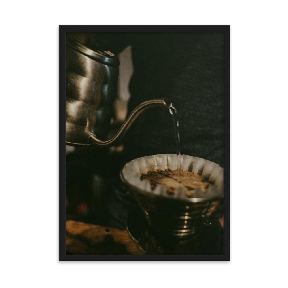 cozy Café - Poster im Rahmen Kuratoren von artlia Schwarz / 50×70 cm artlia