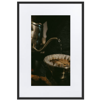 cozy Café - Poster im Rahmen mit Passepartout Kuratoren von artlia Schwarz / 61×91 cm artlia