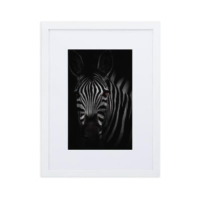 das Starren des Zebras - Poster im Rahmen mit Passepartout Kuratoren von artlia weiß / 30×40 cm artlia