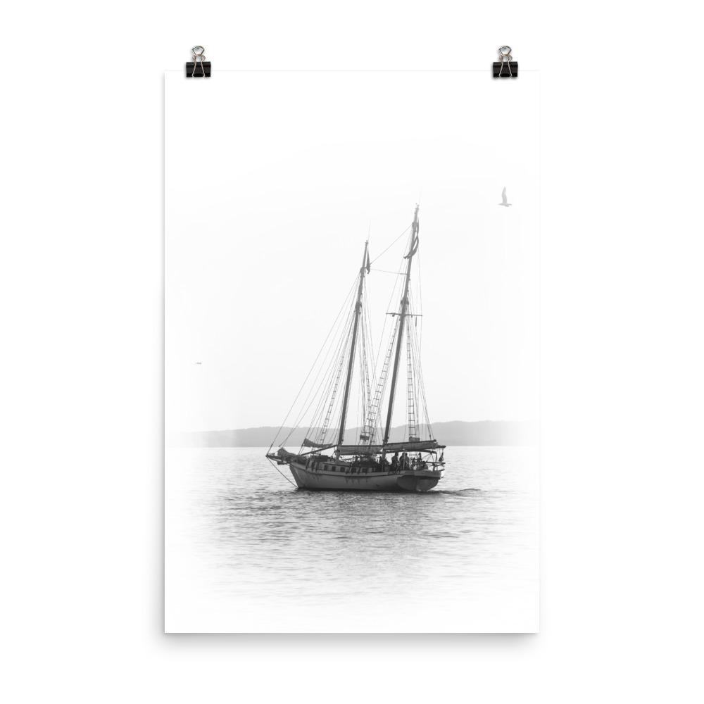ein Segelboot - Poster Kuratoren von artlia 30x45 cm artlia