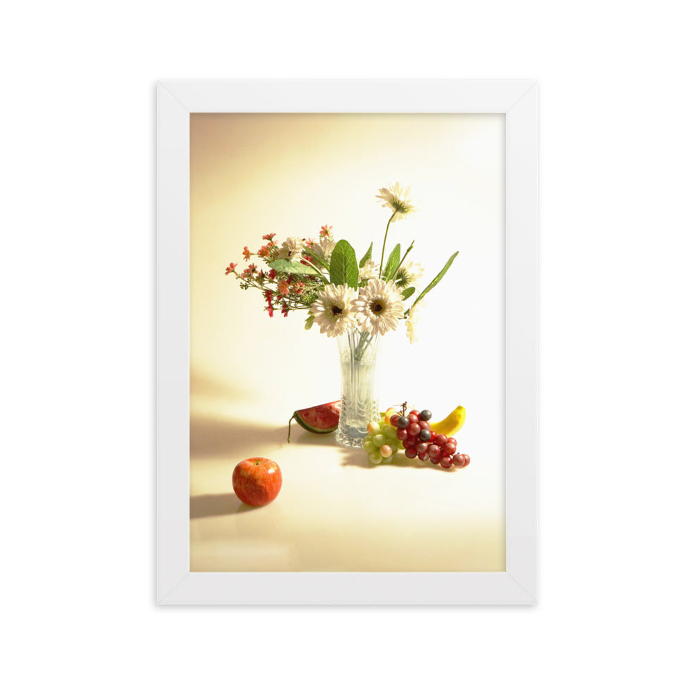 Flower Vase - Poster im Rahmen Kuratoren von artlia Weiß / 21×30 cm artlia