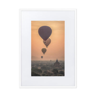 Heißluftbalons hot air balloons - Poster im Rahmen mit Passepartout artlia Weiß / 50×70 cm artlia