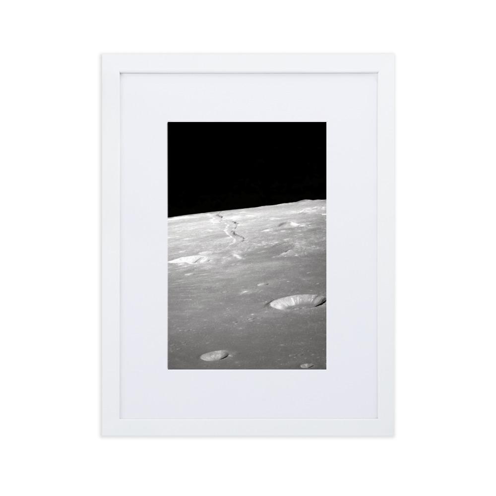 Moon Surface - Poster im Rahmen mit Passepartout NASA weiß / 30×40 cm artlia