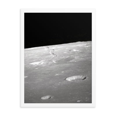Moon Surface - Poster im Rahmen NASA weiß / 30x41 cm artlia