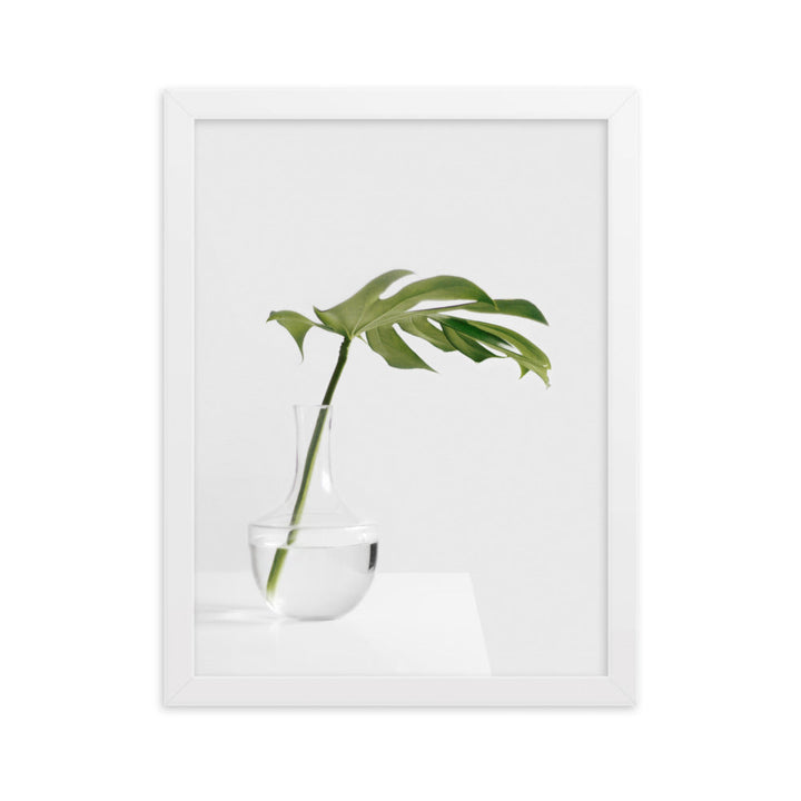 Palm in Vase - Poster im Rahmen Kuratoren von artlia Weiß / 30×40 cm artlia