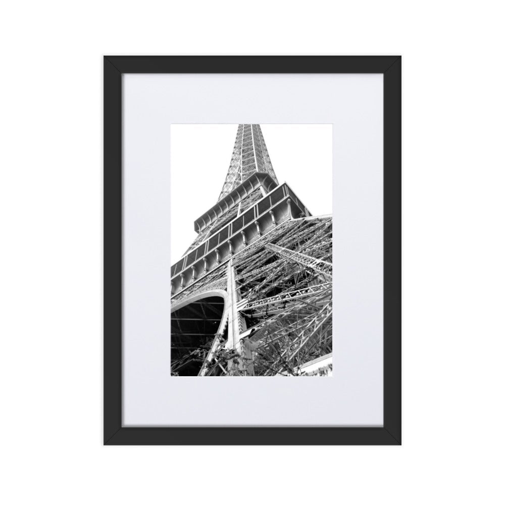 Paris Eiffel Tower - Poster im Rahmen mit Passepartout artlia Schwarz / 30×40 cm artlia