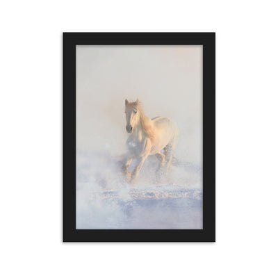 Pferd im Schnee Horse in Snow - Poster im Rahmen artlia Schwarz / 21×30 cm artlia