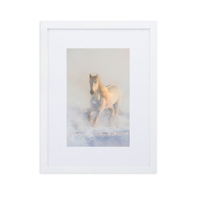 Pferd im Schnee Horse in Snow - Poster im Rahmen mit Passepartout artlia Weiß / 30×40 cm artlia