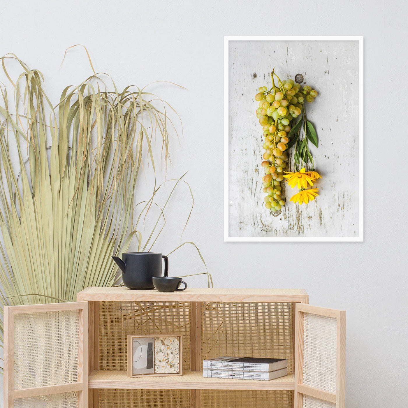 Poster mit Rahmen - Weintrauben und Blumen Kuratoren von artlia artlia