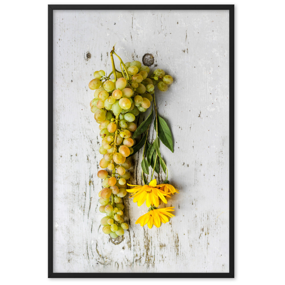 Poster mit Rahmen - Weintrauben und Blumen Kuratoren von artlia Schwarz / 61×91 cm artlia