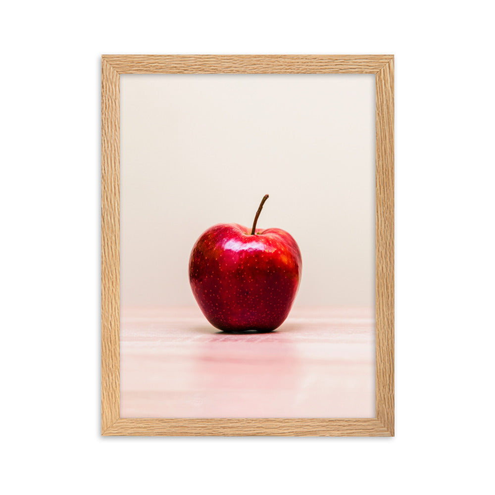 Red Apple - Poster im Rahmen Kuratoren von artlia Oak / 30×40 cm artlia