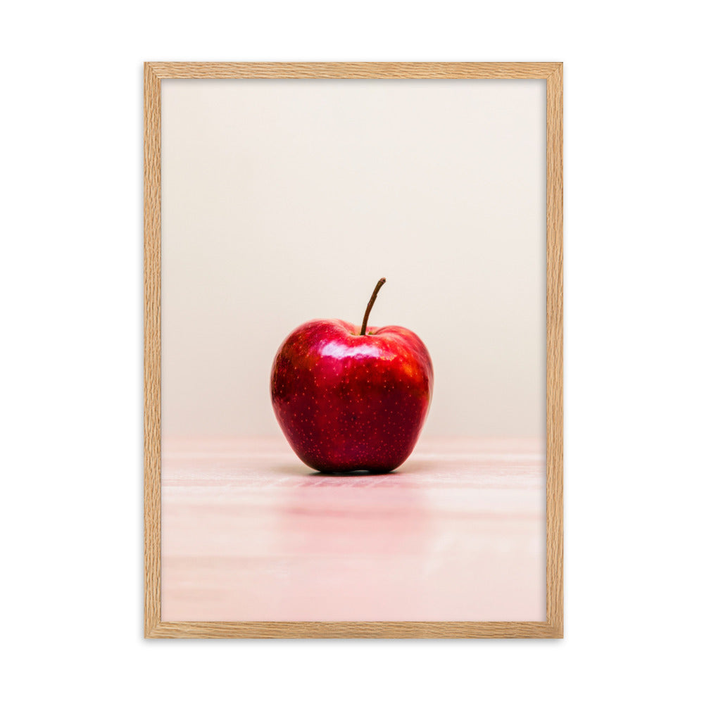 Red Apple - Poster im Rahmen Kuratoren von artlia Oak / 50×70 cm artlia