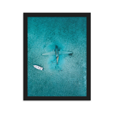 Sunken Plane - Poster im Rahmen Kuratoren von artlia Schwarz / 30×40 cm artlia
