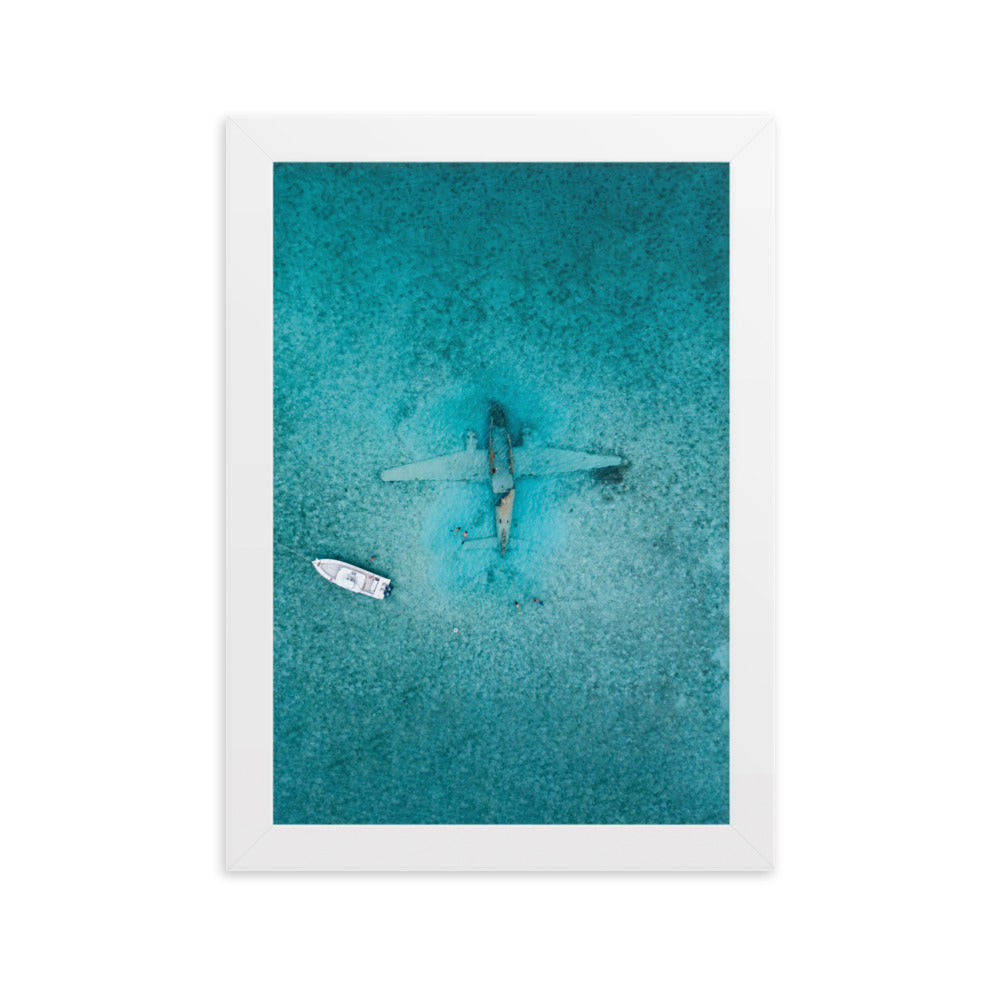 Sunken Plane - Poster im Rahmen Kuratoren von artlia Weiß / 21×30 cm artlia