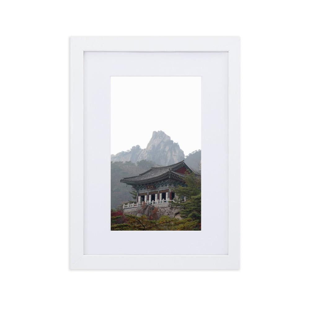 Temple in the mountain Tempel im Berg - Poster im Rahmen mit Passepartout artlia Weiß / 21×30 cm artlia