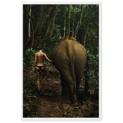 Walking into the Jungle - Poster im Rahmen Kuratoren von artlia Weiß / 61×91 cm artlia