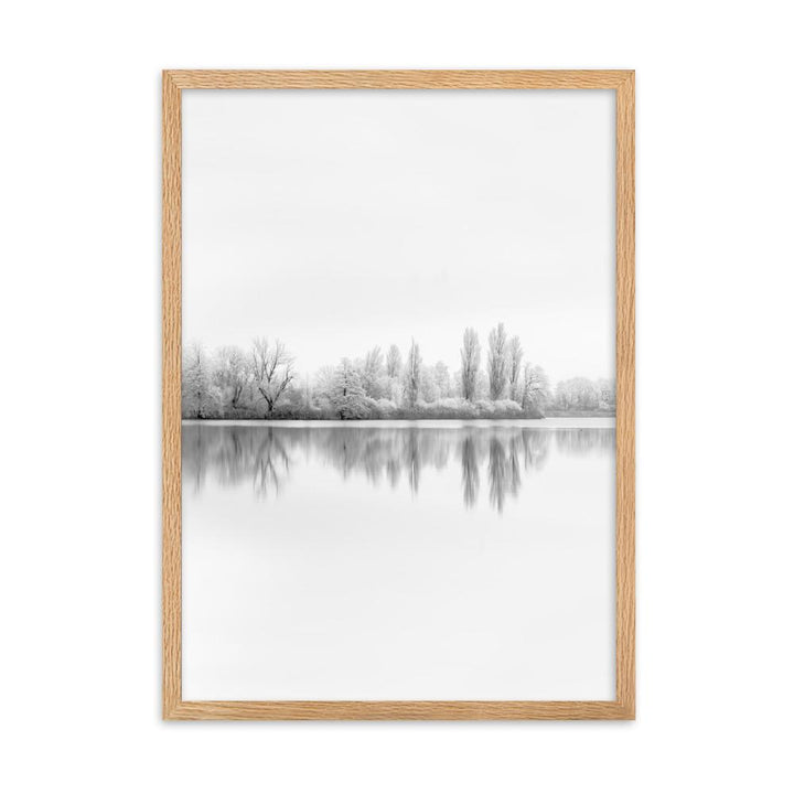 Winterlicher See Winter Lake - Poster im Rahmen artlia Oak / 50×70 cm artlia